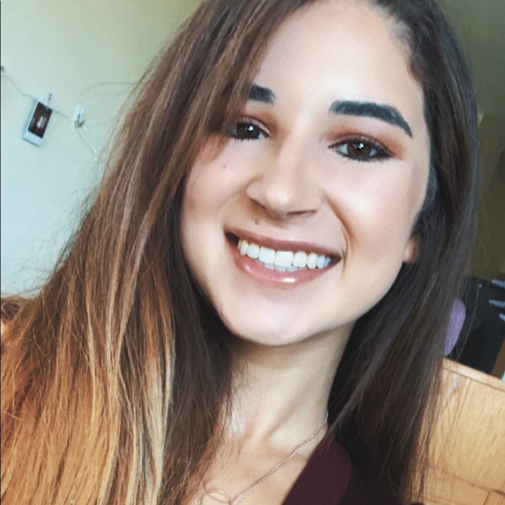 Meet your Posher, Danielle